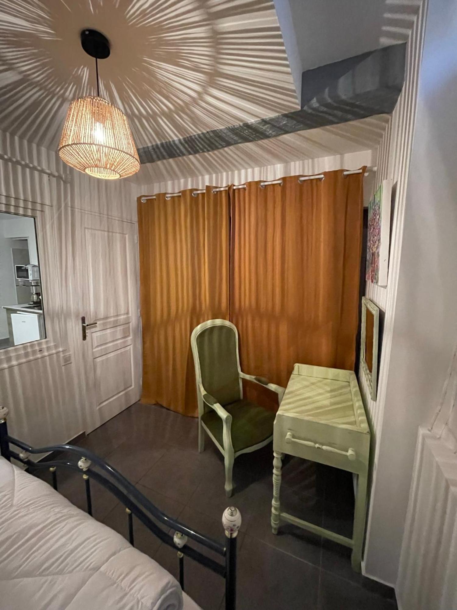 Apartamento La Galerie Du Peintre Saint-Laurent-de-la-Salanque Exterior foto